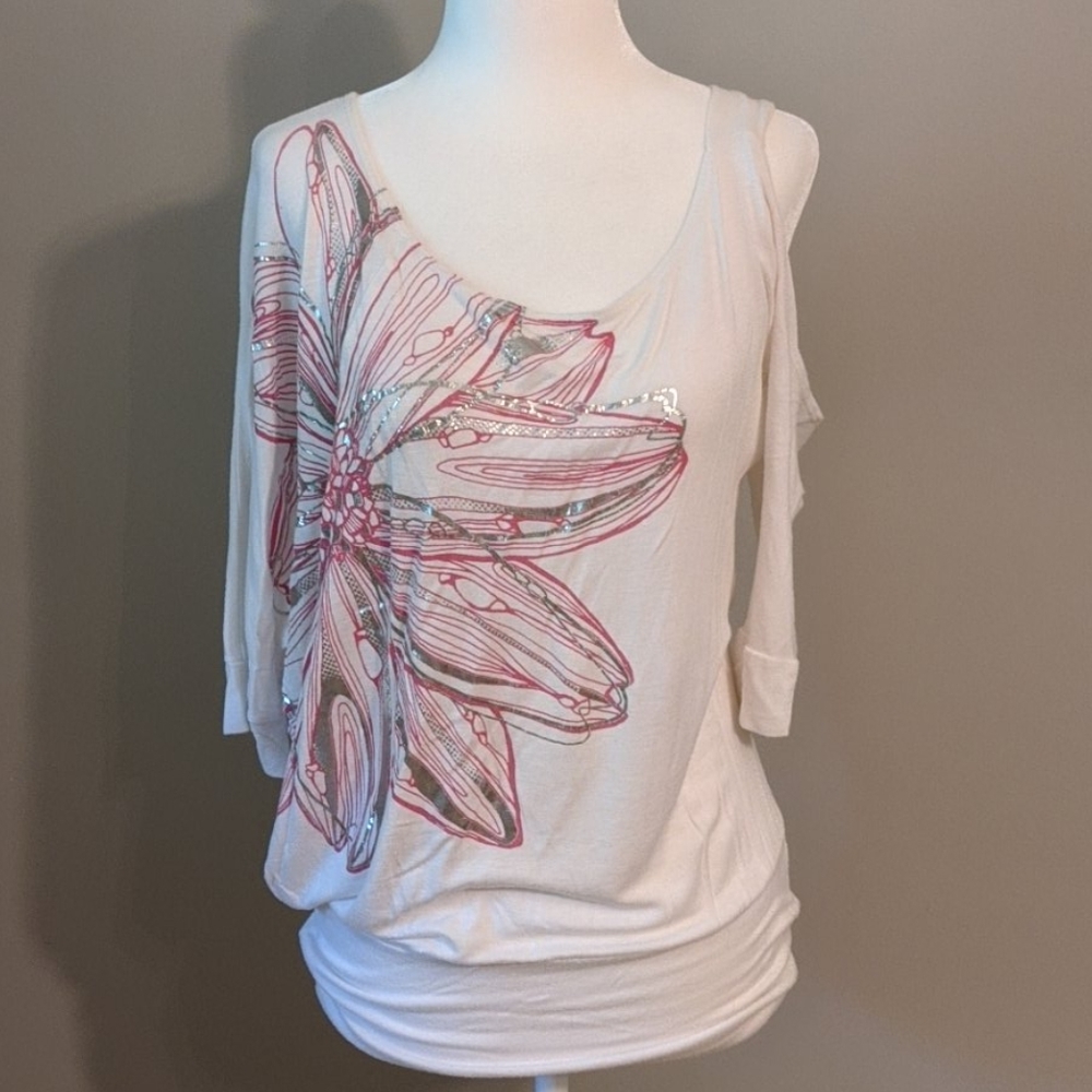 4 for $10 // One shoulder big flower half sleeve